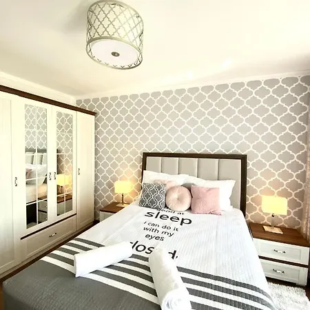 Stylish Retreat With A View In Coresi-qualis Apartment Brasov