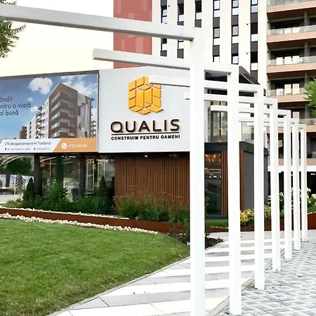 Apartment Stylish Retreat With A View In Coresi-qualis